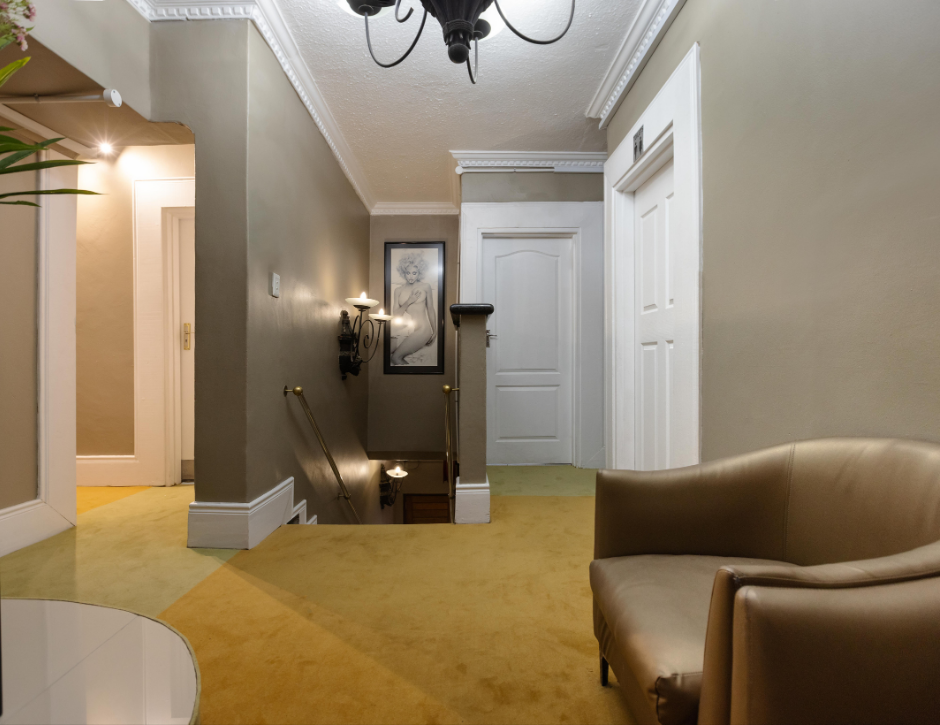 Guest house near Goodwood train station